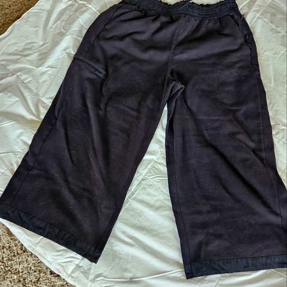 ATHLETA Black Crop Wide Bottom  Women's Pants - Picture 7 of 7